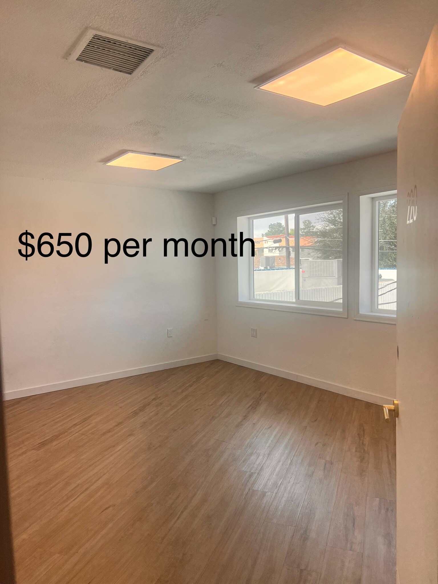 1835 E Charleston Blvd, Las Vegas, NV à vendre Photo intérieure– Image 1 sur 1