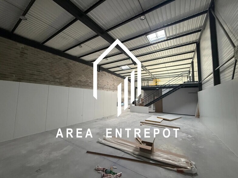 Local d’activités dans Gardanne à louer - Photo intérieure – Image 2 sur 10