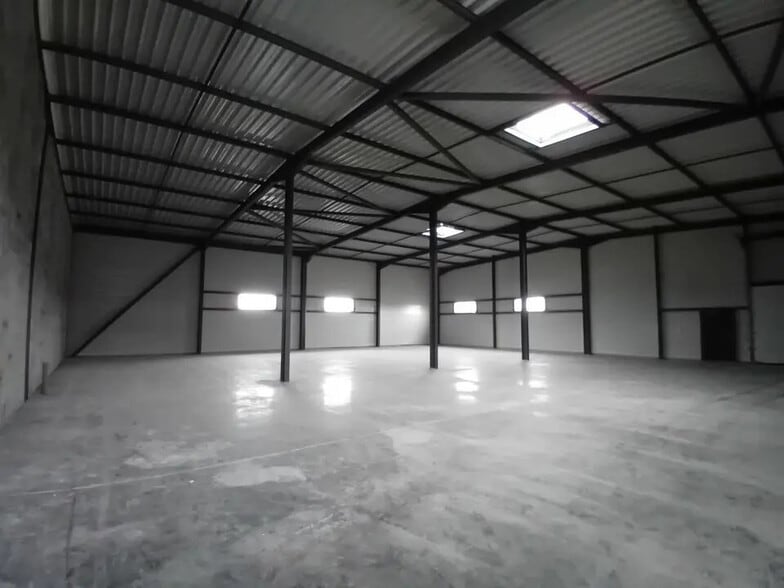 Local commercial dans Sennecey-le-Grand à louer - Photo intérieure – Image 1 sur 3