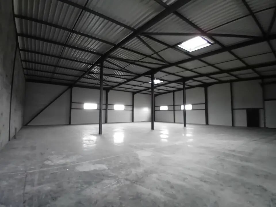 Local commercial dans Sennecey-le-Grand à louer Photo intérieure– Image 1 sur 4