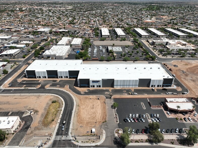 W Bell Rd & N 134th Dr, Surprise, AZ à louer - Photo de l’immeuble – Image 3 sur 9