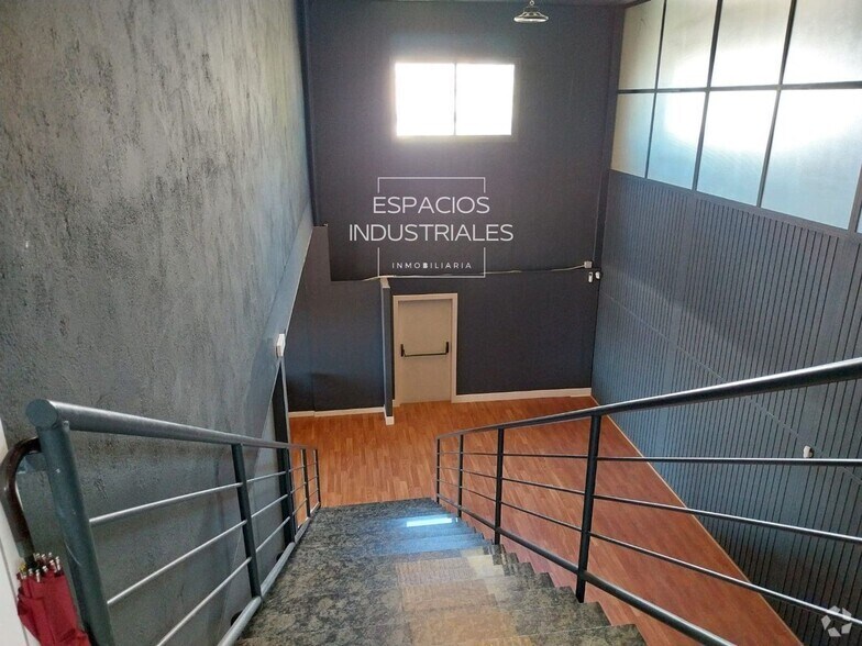 Industriel/Logistique dans Ciempozuelos, Madrid à louer - Photo de l’immeuble – Image 3 sur 9