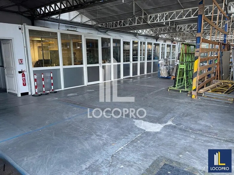 Local d’activités dans Marseille à louer - Photo de l’immeuble – Image 3 sur 6