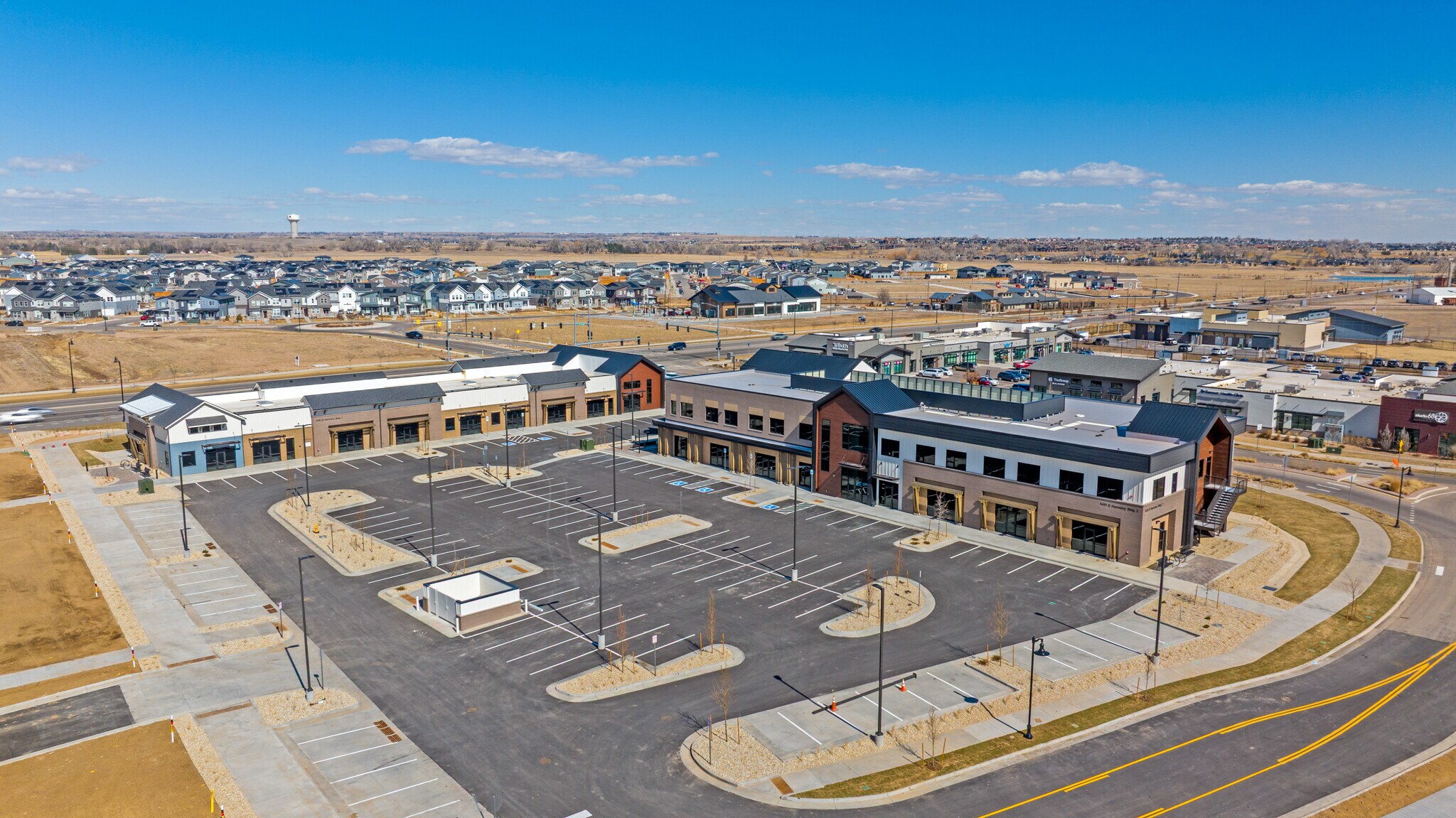 5451 E Harmony Rd, Timnath, CO à louer Photo principale– Image 1 sur 14