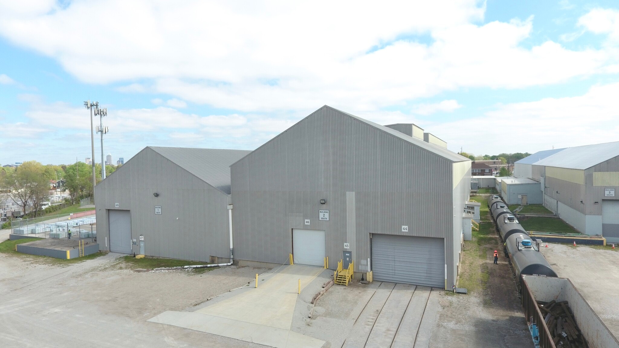 3000 Shelby St, Indianapolis, IN à louer Photo de l’immeuble– Image 1 sur 2