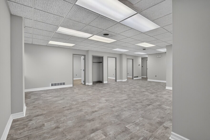 728 Springdale Dr, Exton, PA à vendre - Photo de l’immeuble – Image 2 sur 17