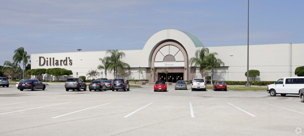 6200 20th St, Vero Beach, FL à louer - Photo principale – Image 2 sur 6