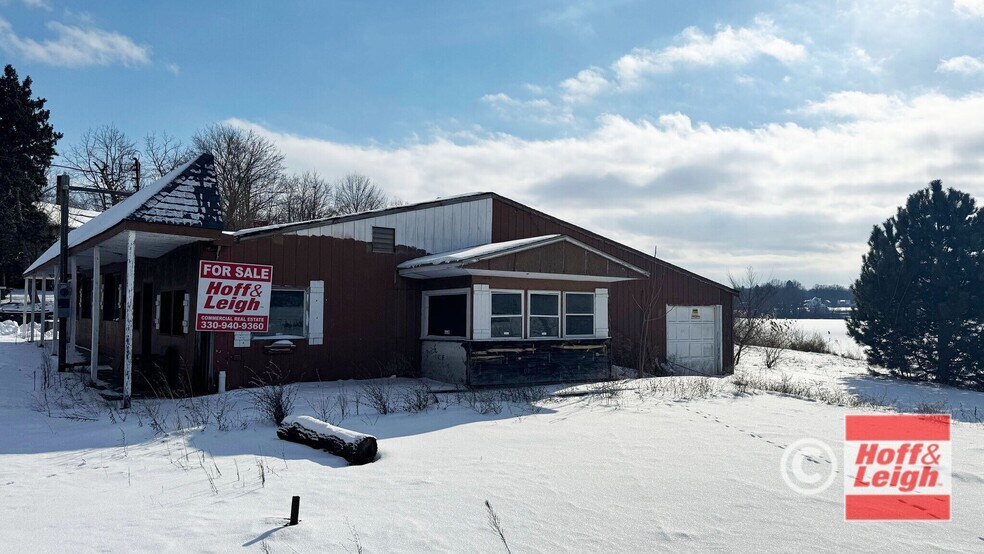 852 Portage Lakes Dr, Coventry Township, OH à vendre - Photo de l’immeuble – Image 3 sur 4