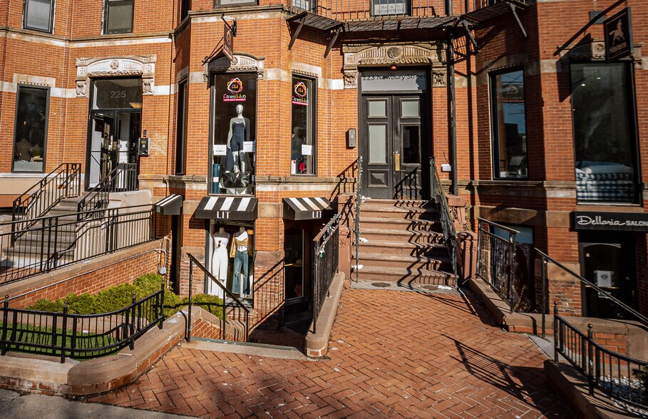 232 Newbury St, Boston, MA à louer - Photo de l’immeuble – Image 3 sur 3