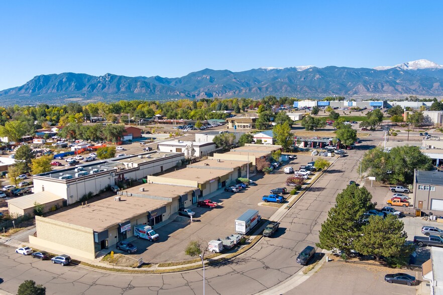 3315-3345 N Chelton loop, Colorado Springs, CO à louer - Photo de l’immeuble – Image 1 sur 10
