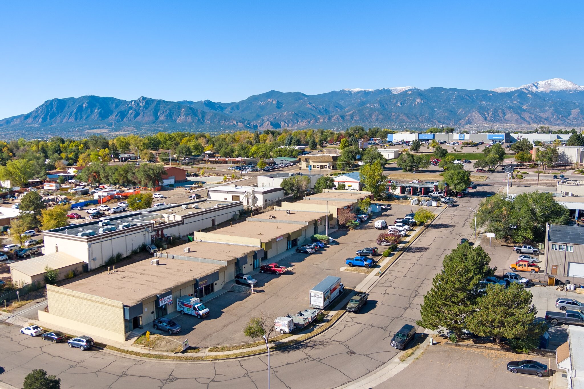 3315-3345 N Chelton loop, Colorado Springs, CO à louer Photo de l’immeuble– Image 1 sur 11