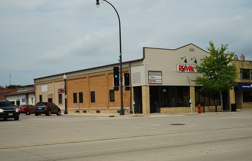 424 Minnesota Ave S, Saint Peter, MN à louer - Photo de l’immeuble – Image 1 sur 4