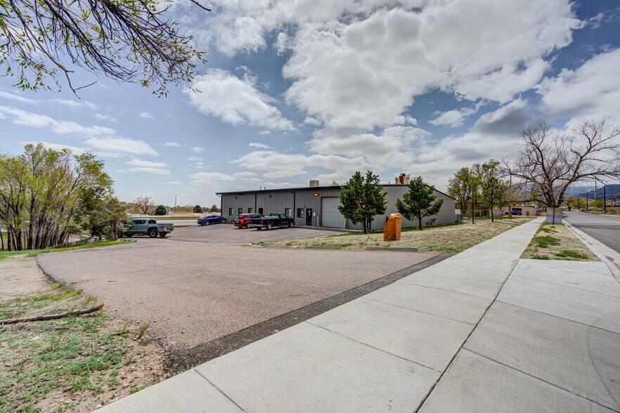 465 S 31st St, Colorado Springs, CO à louer - Photo de l’immeuble – Image 1 sur 18