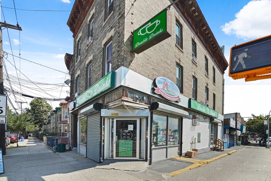 167 Forbell St, Brooklyn, NY à louer - Photo de l’immeuble – Image 3 sur 25