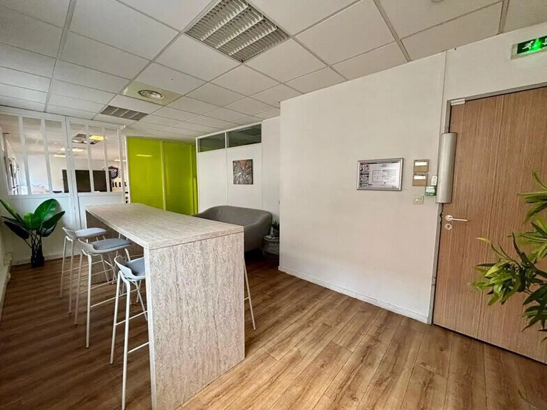 Bureau dans Lyon à vendre - Photo de l’immeuble – Image 1 sur 5