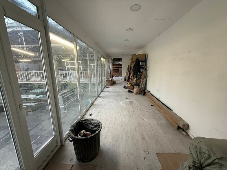 Local d’activités dans La Courneuve à louer - Photo de l’immeuble – Image 3 sur 9
