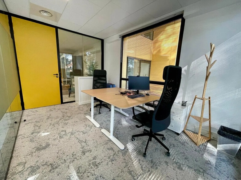 138 Boulevard Ampère, Chauray à louer - Photo de l’immeuble – Image 2 sur 5