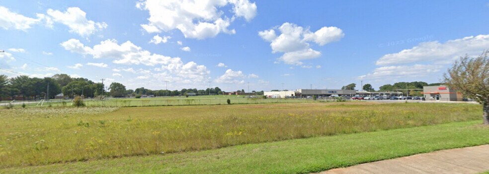 120 Thornburg Dr SE, Conover, NC à vendre - Photo de l’immeuble – Image 3 sur 3