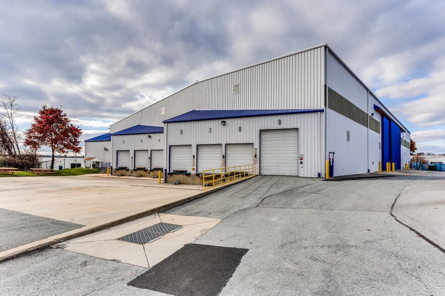 7750 Airpark Rd, Gaithersburg, MD à louer - Photo de l’immeuble – Image 3 sur 13
