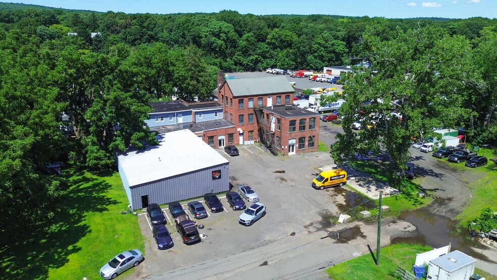 47 Billard St, Meriden, CT à vendre - Photo de l’immeuble – Image 2 sur 29