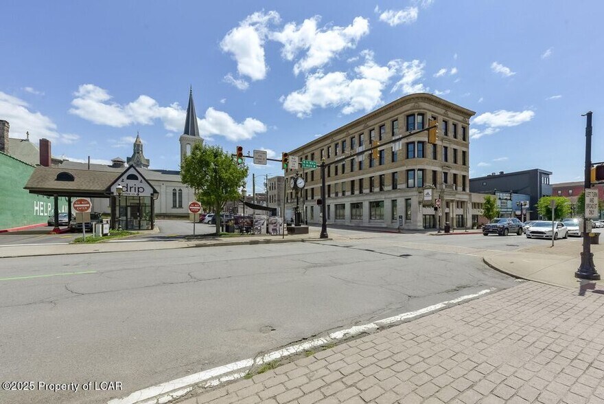 2 S Main St, Pittston, PA à louer - Photo de l’immeuble – Image 2 sur 25