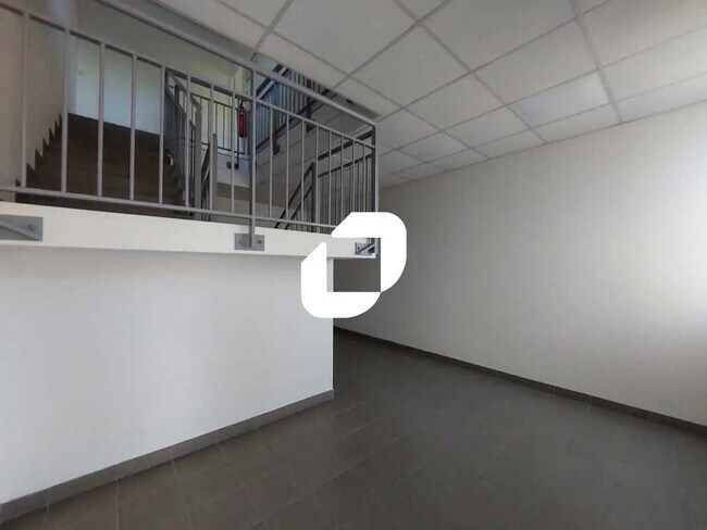 Plus de détails pour Bureau, Local d'activités à louer
