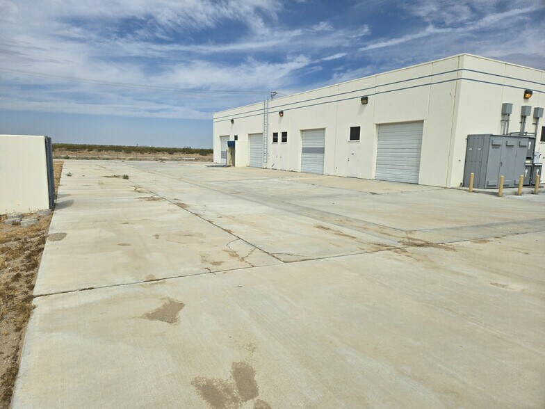 9711-10101 Yucca Rd, Adelanto, CA à vendre - Photo de l’immeuble – Image 2 sur 6