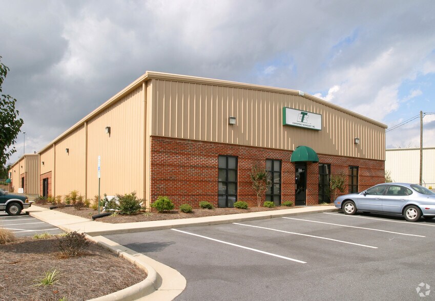 514 Teague St, Greensboro, NC à louer - Photo de l’immeuble – Image 1 sur 8