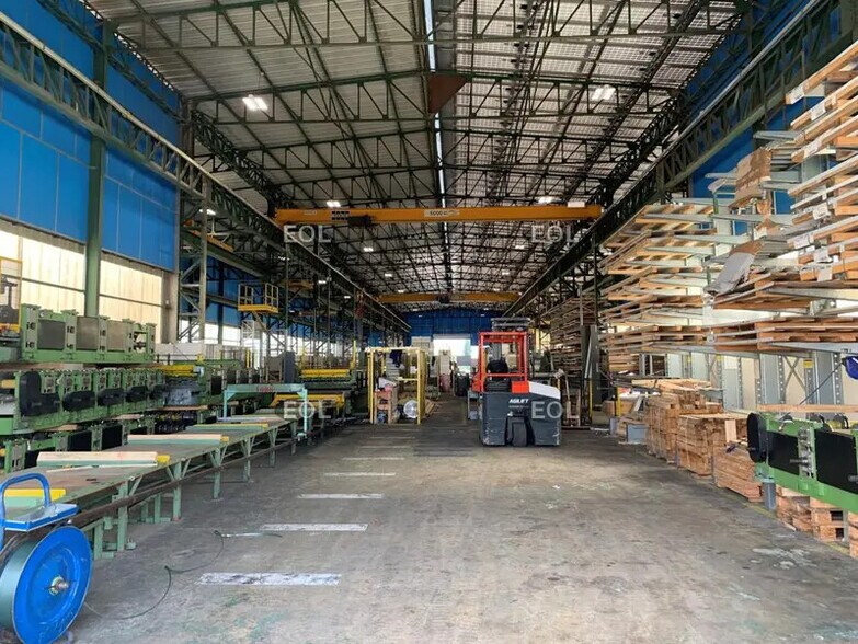 Industriel/Logistique dans Sorgues à louer - Photo de l’immeuble – Image 2 sur 5