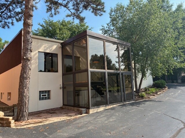 1535 E Racine Ave, Waukesha, WI à vendre - Photo de l’immeuble – Image 2 sur 8