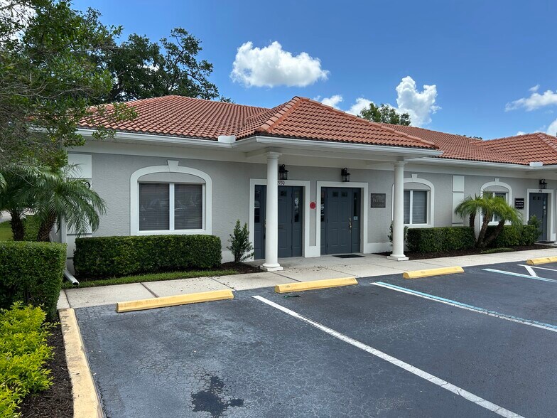 2930-2936 University Pky, Sarasota, FL à vendre - Photo de l’immeuble – Image 3 sur 7