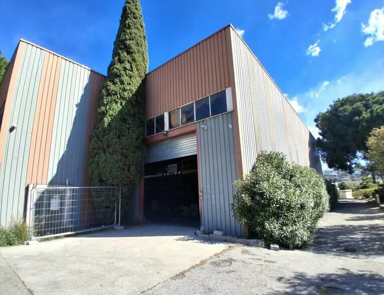 Industriel/Logistique dans Saint-Laurent-du-Var à louer - Photo de l’immeuble – Image 2 sur 14