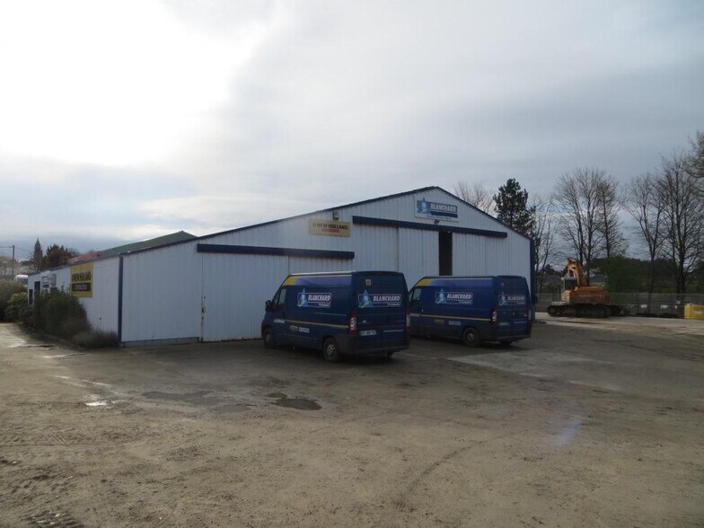 Local d'activités dans Plourin-lès-Morlaix à vendre - Photo de l’immeuble – Image 1 sur 7