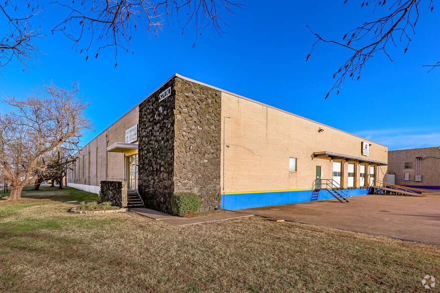 3200 E Randol Mill Rd, Arlington, TX à louer - Photo de l’immeuble – Image 1 sur 5