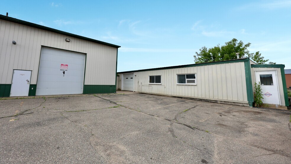 1121 S Lincoln Ave, Sauk Rapids, MN à vendre - Photo de l’immeuble – Image 2 sur 22