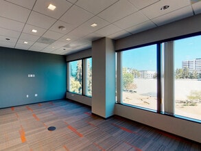 611 Anton Blvd, Costa Mesa, CA à louer Photo intérieure– Image 1 sur 9