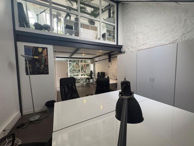 Plus de détails pour 11 Rue Dulong, Paris - Coworking à louer