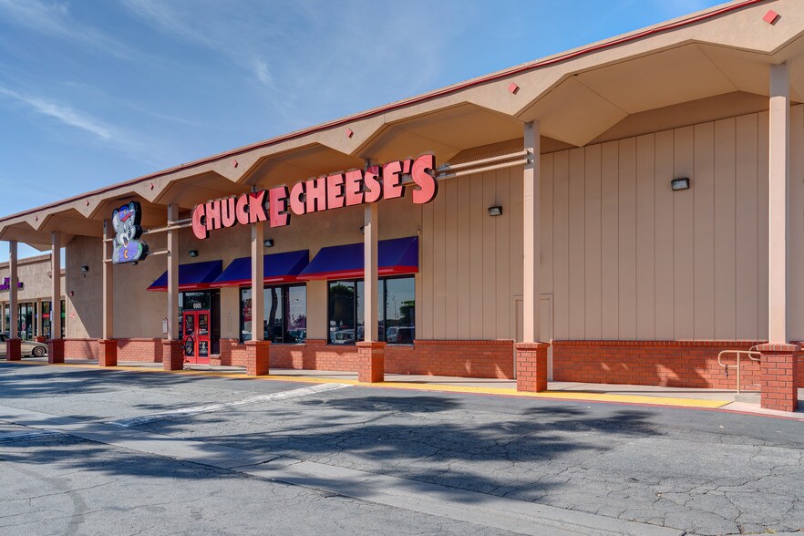 6001-6105 Rosemead Blvd, Pico Rivera, CA à louer - Photo de l’immeuble – Image 3 sur 4