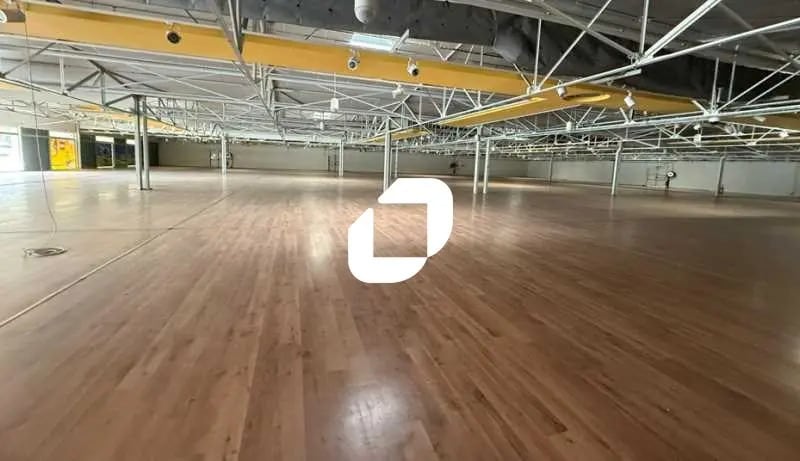 Local commercial dans Vert-Saint-Denis à louer - Photo intérieure – Image 2 sur 3