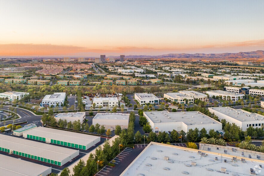 50 Tesla, Irvine, CA à louer - Aérien – Image 3 sur 6