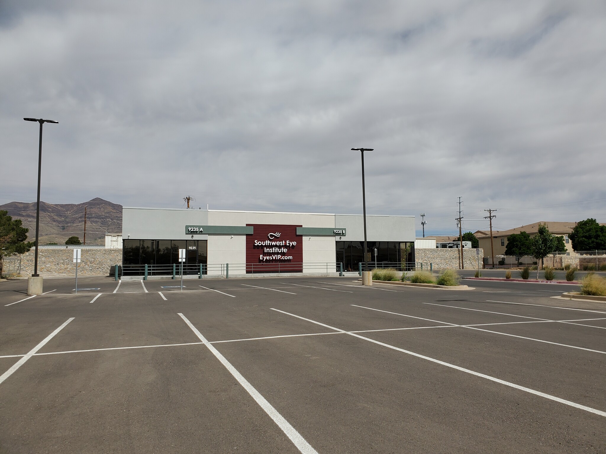 9235 Dyer St, El Paso, TX à louer Photo de l’immeuble– Image 1 sur 10