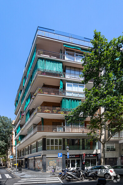 Carrer De Loreto, 2, Barcelone, Barcelona à louer - Photo de l’immeuble – Image 1 sur 2