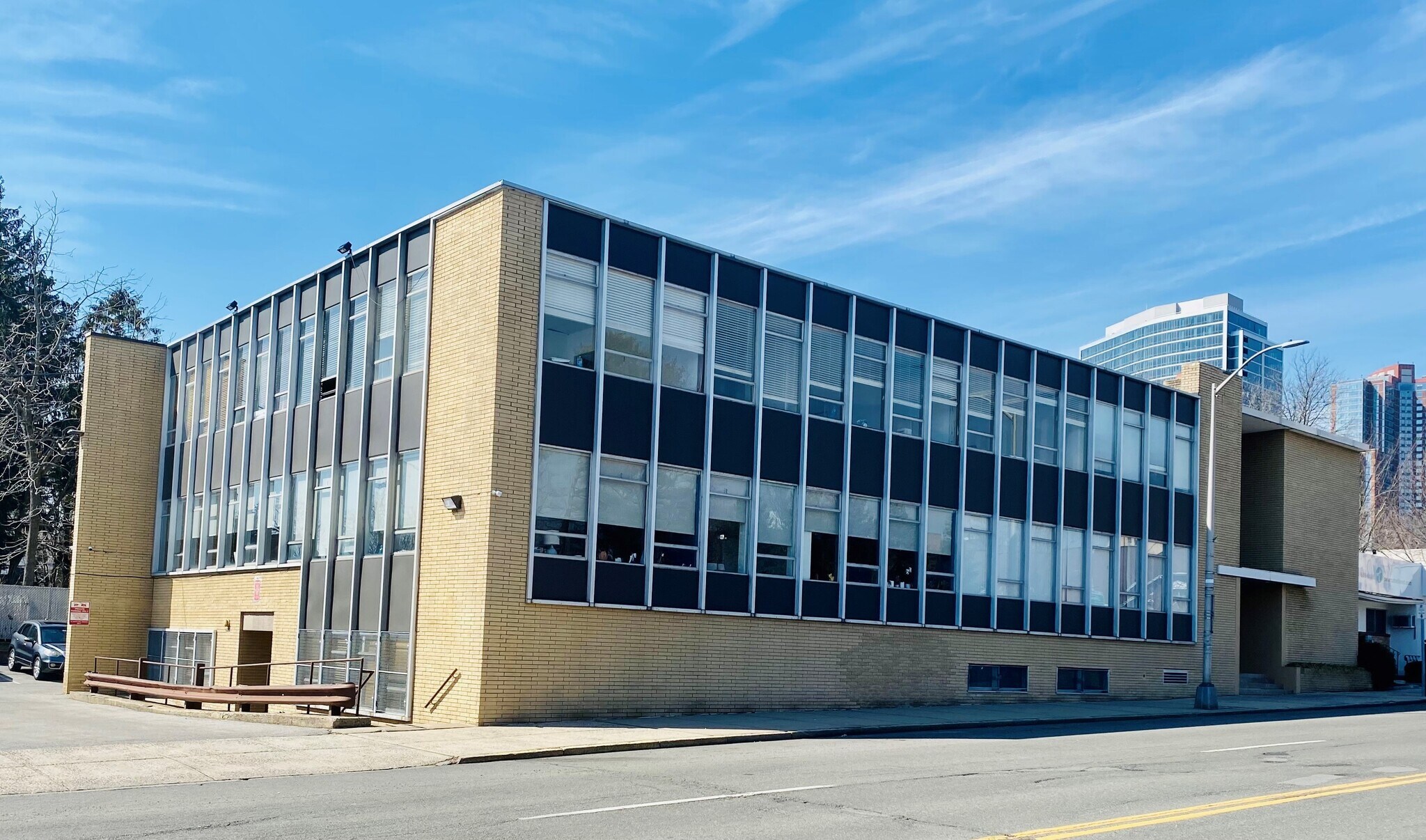 North Avenue Assemblage portefeuille de 3 biens à vendre sur LoopNet.fr Photo de l’immeuble– Image 1 sur 3