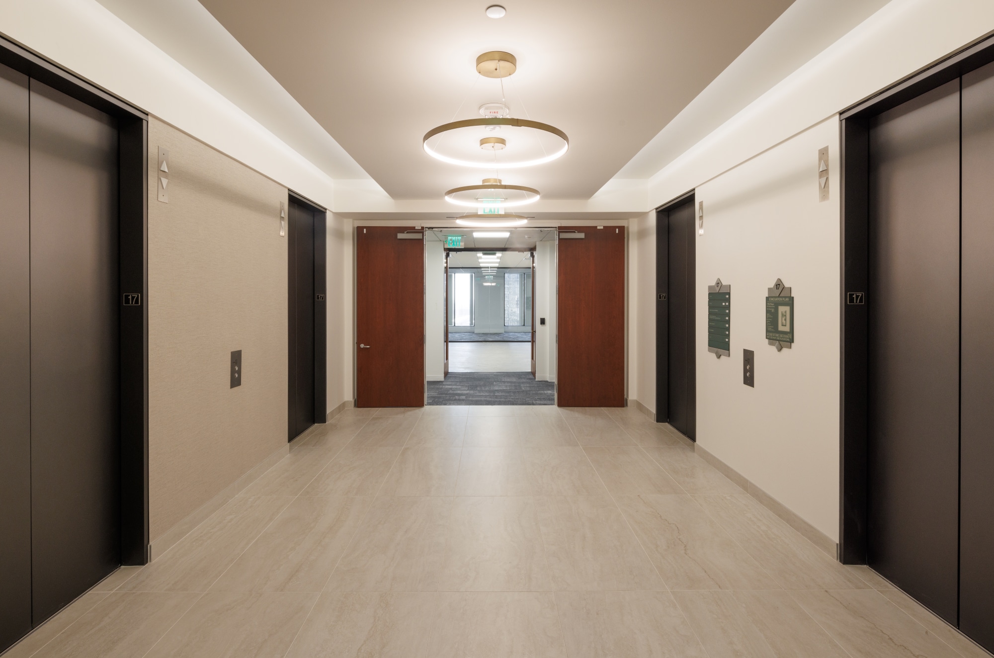 915 Wilshire Blvd, Los Angeles, CA à louer Photo intérieure– Image 1 sur 4