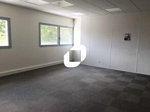 50 Rue Jean Zay, Saint-Priest à louer Photo intérieure– Image 2 sur 8