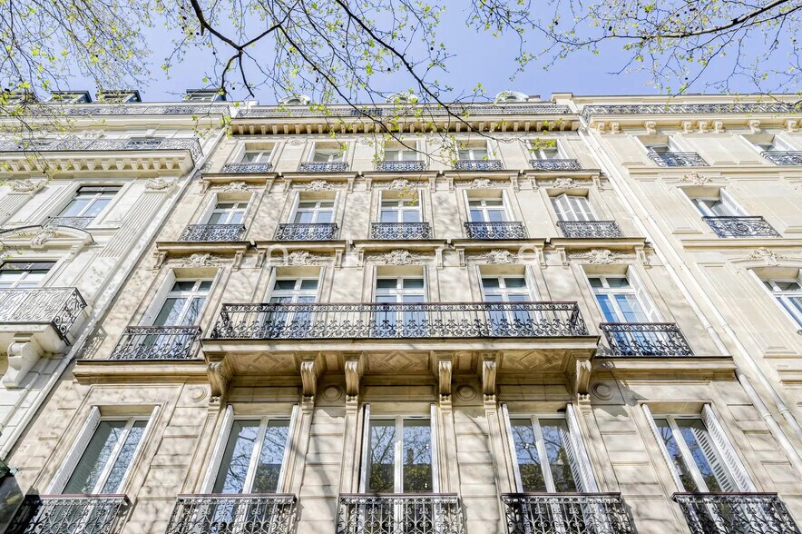 Bureau dans Paris à louer - Photo de l’immeuble – Image 1 sur 11