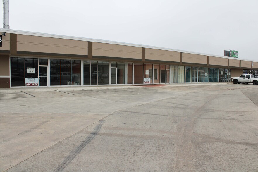 1571-1599 Bandera Rd, San Antonio, TX à louer - Photo de l’immeuble – Image 2 sur 4