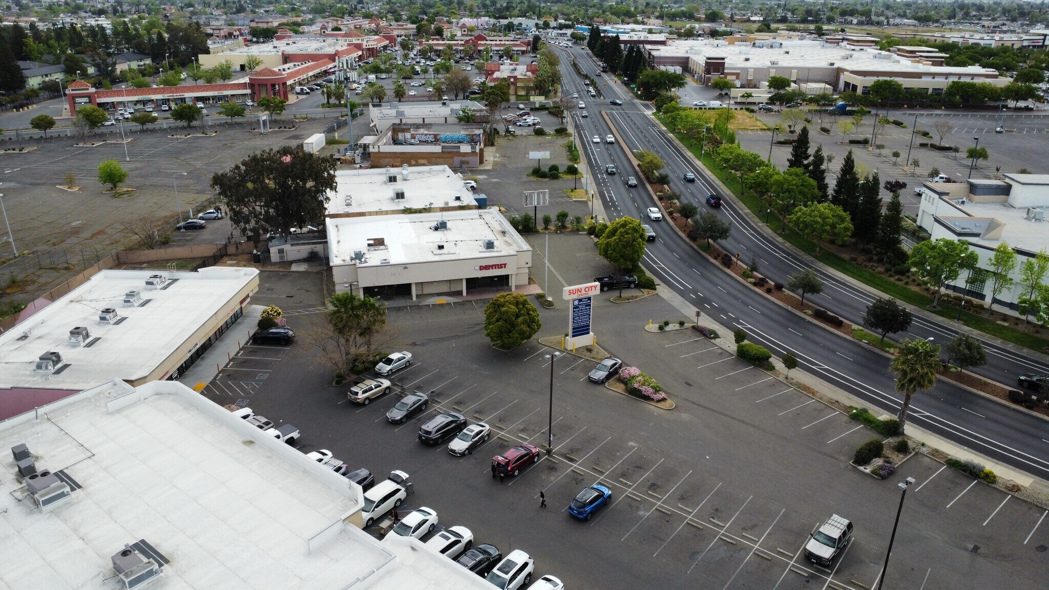 6966 65th Expy, Sacramento, CA à vendre Photo de l’immeuble– Image 1 sur 9