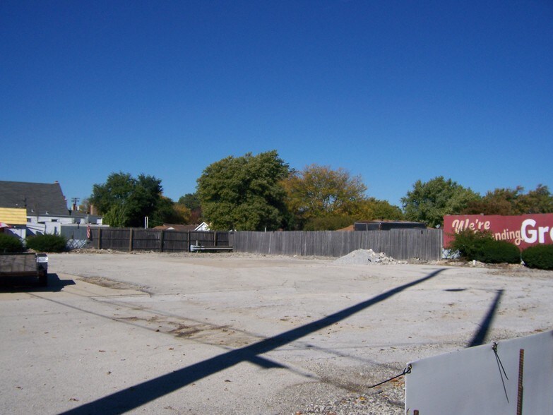 6040 W 111th St, Chicago Ridge, IL à vendre - Photo principale – Image 1 sur 5