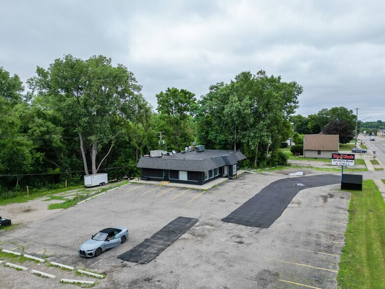 3870 Elizabeth Lake Rd, Waterford, MI à louer - Photo de l’immeuble – Image 3 sur 11